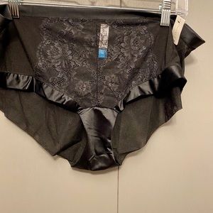 Black lace hipster panty NWT size 2X